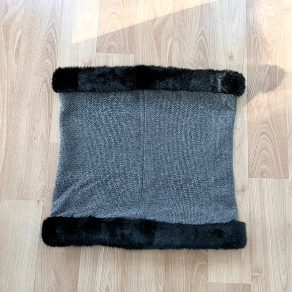 Alashan Cashmere Scarf / Tube Top Fur Trim NWT - Picture 5 of 8